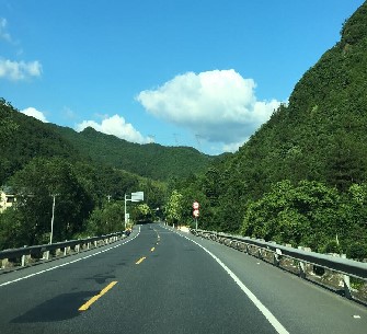 贵阳市青山路白云段道路工程路